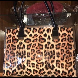 Leopard print bag. Gently used great condition!🌹